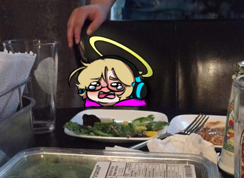 LunaNoiachi's tweet photo. #DrawKyu Not again they brought him the wrong food https://t.co/obZSoqHbKm