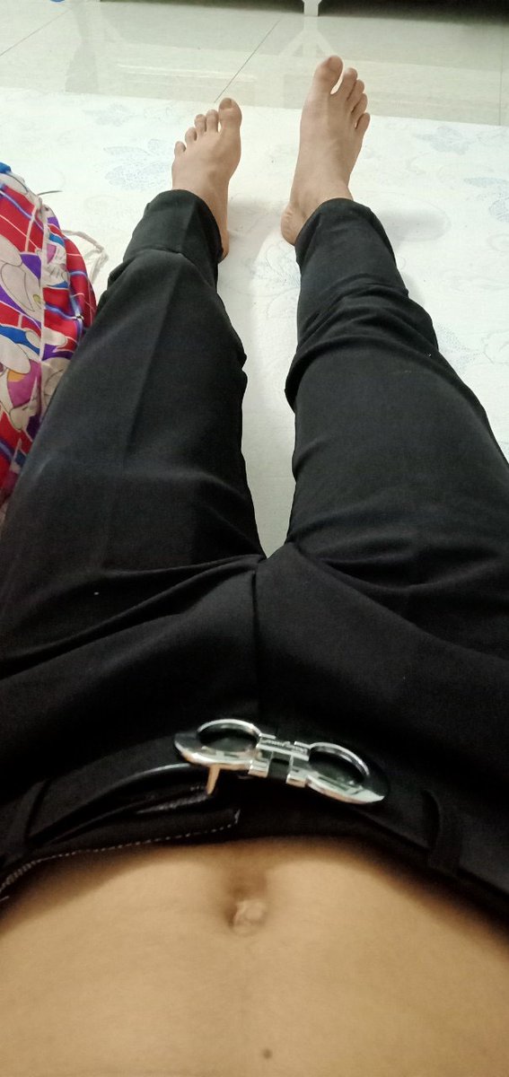 KnDt14's tweet photo. Tỷ an biên thứ 3 ... Nhìn hàng ngon phết  😜😜 https://t.co/JqVuiBH6kR