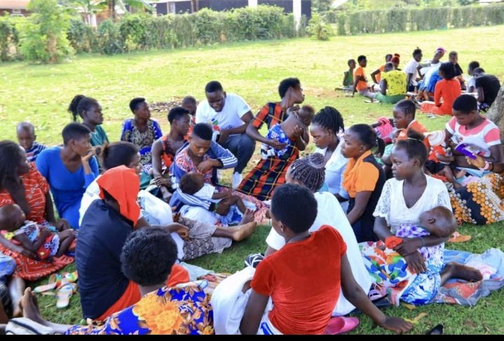 Snacks4U_'s tweet photo. According to @MinofHealthUG, 25% of teenagers give birth by the age of 19 and more than half of those are forcefully married off by 18 years leaving them to give birth till their late 40's. 

#Action4TeenagePregancy is a campaign run by Gob's children's foundation...

Thread 1/6 https://t.co/gUFdN8F00m