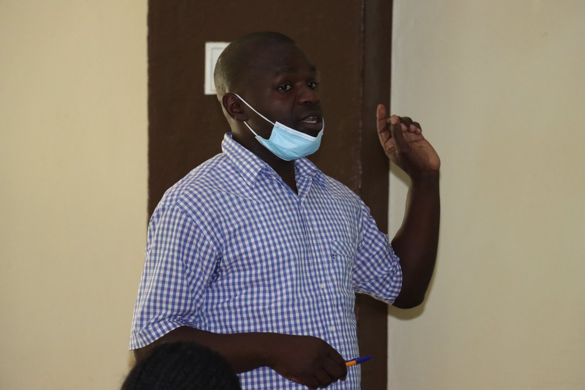 ReliAfrica's tweet photo. Alfred shares with the TaRL sub group members the various TaRL interventions by @LwalaCommunity in rural, Migori county, Kenya. #RELILearning https://t.co/GrNB7EF0wz