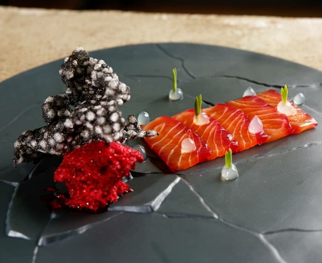 chefjamesoakley's tweet photo. Beetroot cured salmon, yuzu, frozen beetroot and coffee 
https://t.co/vmyXyBi2bo 

#chef #cheflife #finedining #foodie #food #delicious #cook #cooking #recipe #recipes #yummy #RecipeOfTheDay https://t.co/VBg8TJfBdh