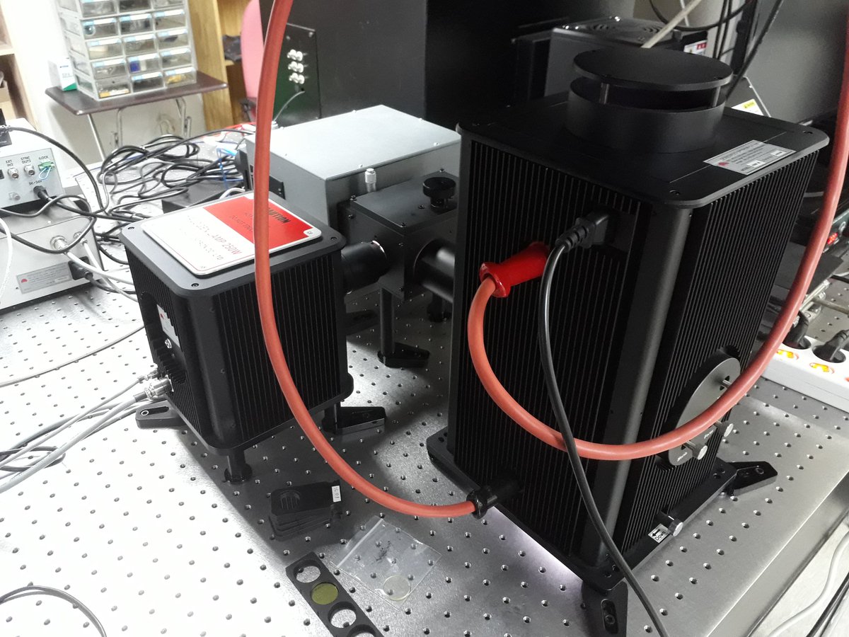 DXG_Ltd's tweet photo. Monochromator Light source with 450W Xenon and 250W Halogen lamp https://t.co/ME0KFdt9HE