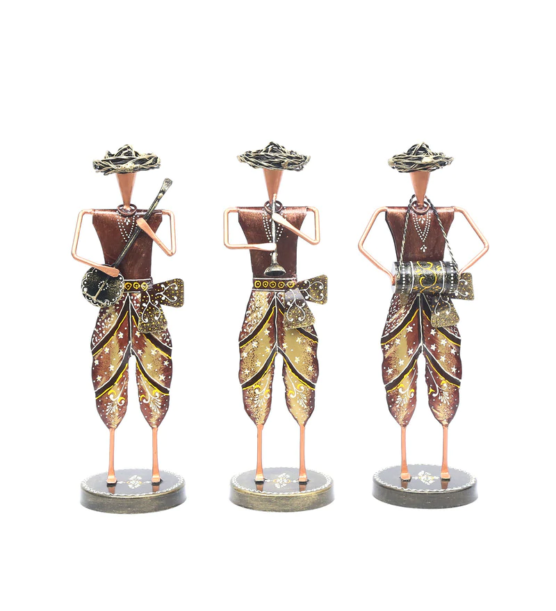 Zuriac2's tweet photo. The farmer is the only man in our economy who buys everything at retail, sells everything at wholesale, and pays the freight both ways. But you can get these amazing Standing Farmer Musicians at a very affordable price. So just inbox me to buy this premium home decor product. https://t.co/Rixtscwnr2