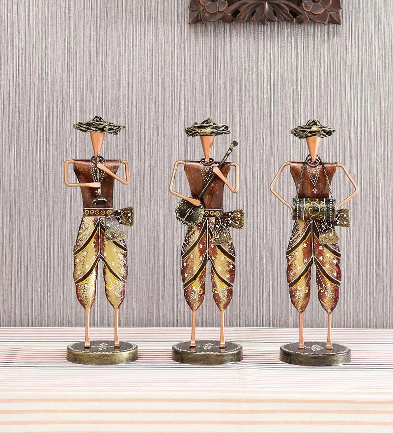 Zuriac2's tweet photo. The farmer is the only man in our economy who buys everything at retail, sells everything at wholesale, and pays the freight both ways. But you can get these amazing Standing Farmer Musicians at a very affordable price. So just inbox me to buy this premium home decor product. https://t.co/Rixtscwnr2