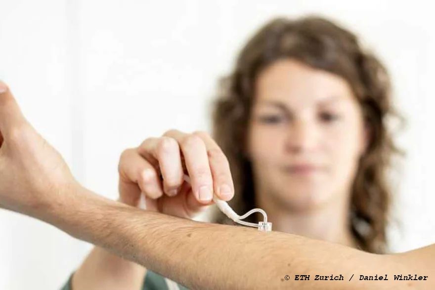 SwissEmbSofia's tweet photo. #SwissScience
A device, called Nimble!
A biomechanical engineer at the @ETH 🇨🇭 plans to bring to the market this new #tool that for the first time can measure changes in patients’ #skin structure.
👉 https://t.co/fIl6KPvudJ https://t.co/qpCTlTvnhF