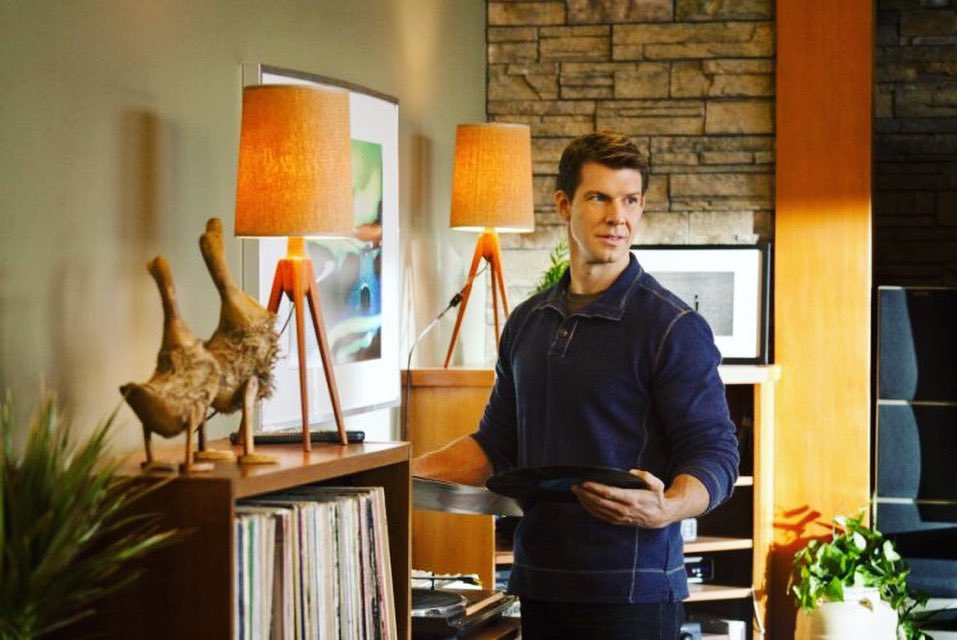 minakrish_'s tweet photo. I only wish Harold White was real!🎶🎼❤️ @Eric_Mabius
#POstables #howtofallinlove #thedatingcoach #ericmabius #haroldwhite #hallmarkchannel https://t.co/ViMfP5f3l3