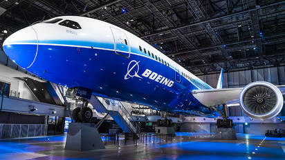 deranews's tweet photo. توصلت مجموعة #Boeing الأميركية إلى إتفاق مع أسر ضحايا تحطم طائرة #max737 الذي أودى بحياة 157 شخصاً في #إثيوبيا في آذار 2019، واعترفت بمسؤوليتها عن الحادث حسب وثائق قانونية تم تقديمها إلى محكمة في #شيكاغو أمس. https://t.co/RsmzocwmvW