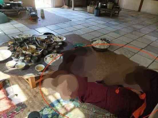 WinHtut99787834's tweet photo. TW // Death:
The abbot of #ThaeTawLay Monastery in #WanDwin Township, #Mandalay Region, was shot dead yesterday lunch time.  Locals have speculated that the gunmen may have been members of #PyuSawHtee under the military junta.
#WhatsHappeningInMyanmar 
#Nov12Coup https://t.co/ZGRExXxVox