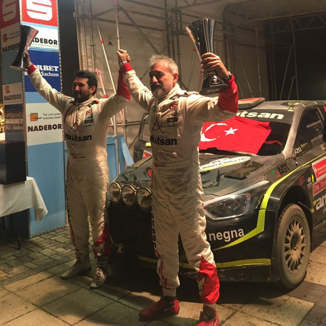 Ankutsan's tweet photo. TOSFED bünyesinde bulunan GP Garage Myteam ekibi sporcuları, Ankutsan kurucu ortağı ve iş insanı Mustafa Çakal ve Co-Pilot’u Özgür Akdağ Almanya’da düzenlenen 2021 FIA Avrupa Ralli Kupası Finali’nde Avrupa Şampiyonu oldu. https://t.co/Itef6NocVV