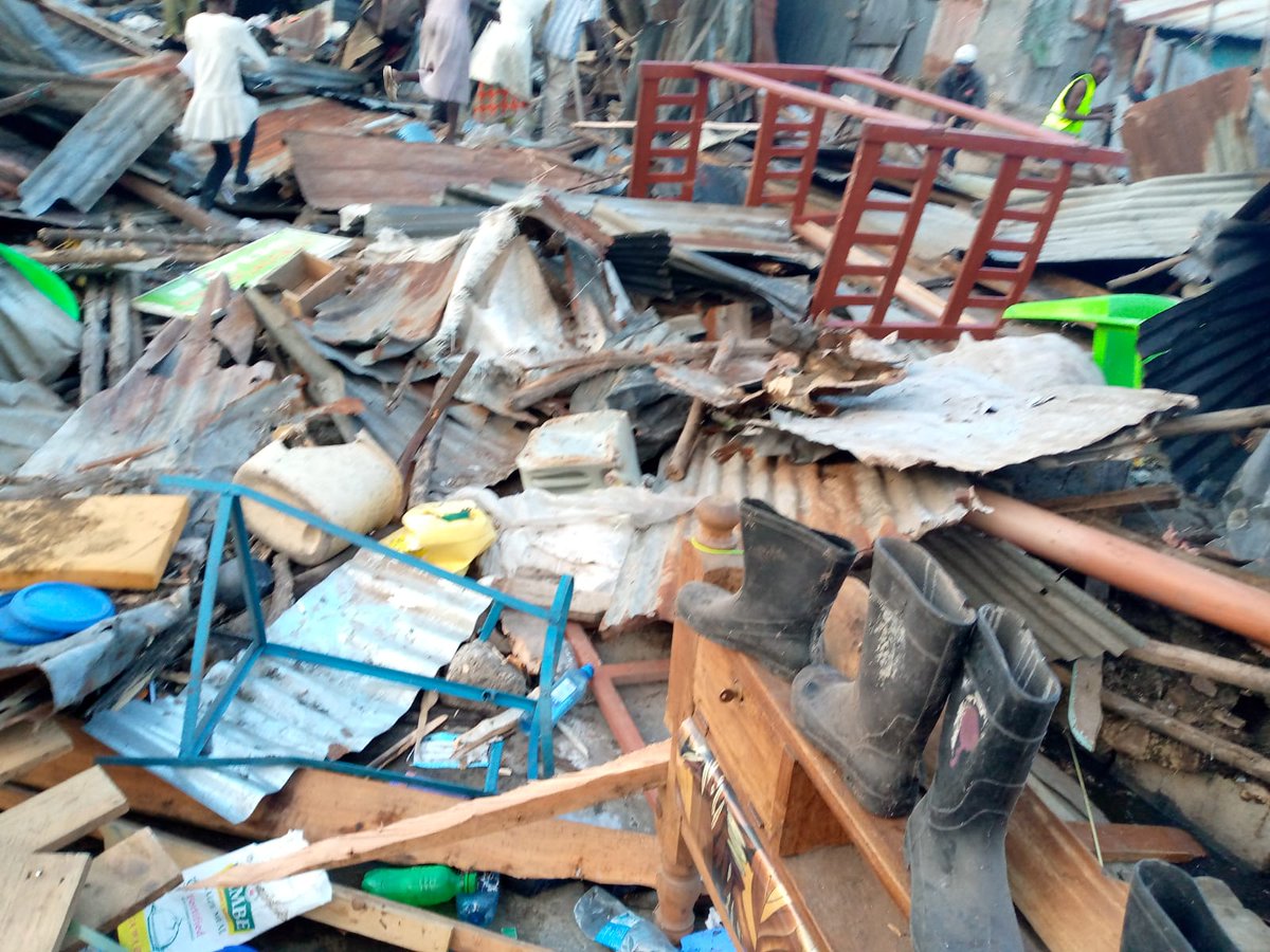 mukuru_cjc's tweet photo. People are suffering  because they don't have a place to sleep, is this what uhuru kenyatta meant to them when he was promising affordable housing? @UhaiWetu @hakijamiitrust @DefendersKE @AmnestyKenya @pamoja_trust @gacheke2011 @DandoraJustice @StateHouseKenya #EndMukuruEvictions https://t.co/5V0fx39qAs