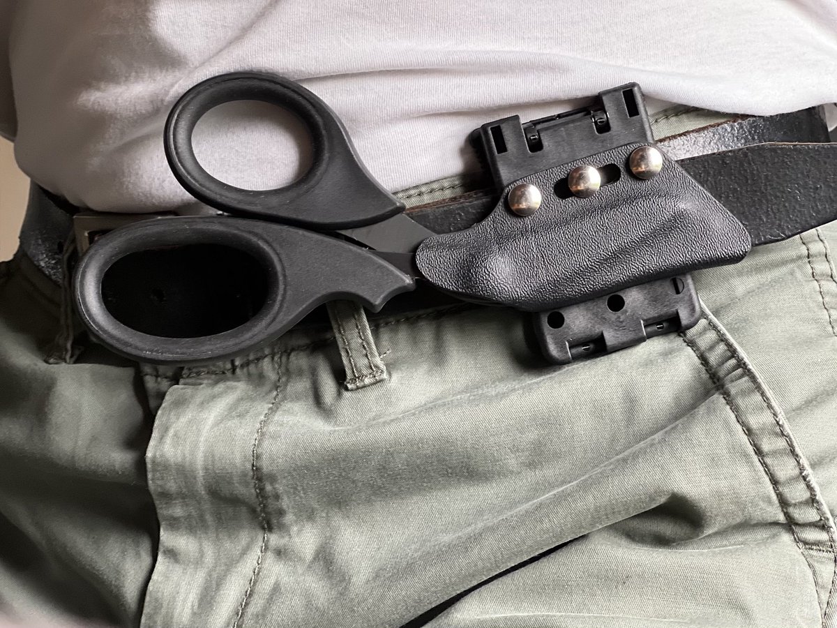 medicalaidememo's tweet photo. Available on our website the #limited #edition U.K. kydex holster for the Xshears! #trauma #traumashears #kydex #ipc #slimline #paramedic #hems #doctor #traumacare #prehospital #PHEM #PHEC #EMS #EMT https://t.co/tpUNqnPOgA https://t.co/6y8A2RGQpW