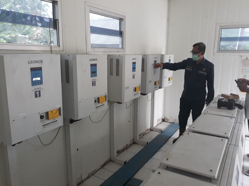 PPSDMKEBTKE's tweet photo. Tim PPSDM KEBTKE Bersama UNDP Melakukan Survei Lokasi Praktek PLTS Di Pulau Tunda
https://t.co/xu1io5AWDQ
#ppsdmkebtke
#ketenagalistrikan
#energi
#pelatihan
#sertifikasi
#ditjengatrik
#bimtek
#BLUppsdmkebtke
#BLU
#BadanLayananUmum
#BLUBerstrategiPulihkanEkonomi
#ppkBLU https://t.co/fk07rzgGxv