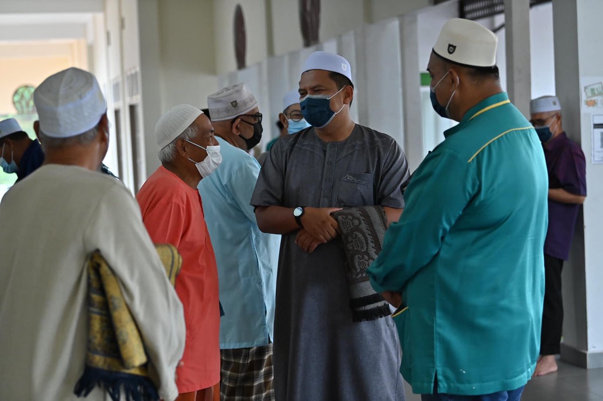 JaafarOthman09's tweet photo. Norma baharu yang dah menjadi amalan di masjid dan mana-mana tempat awam. Semoga Covid19 hilang selamanya satu hari nanti.
#MelakaMemilih  
#MelakaPilihPN https://t.co/SDrGwvWPdR
