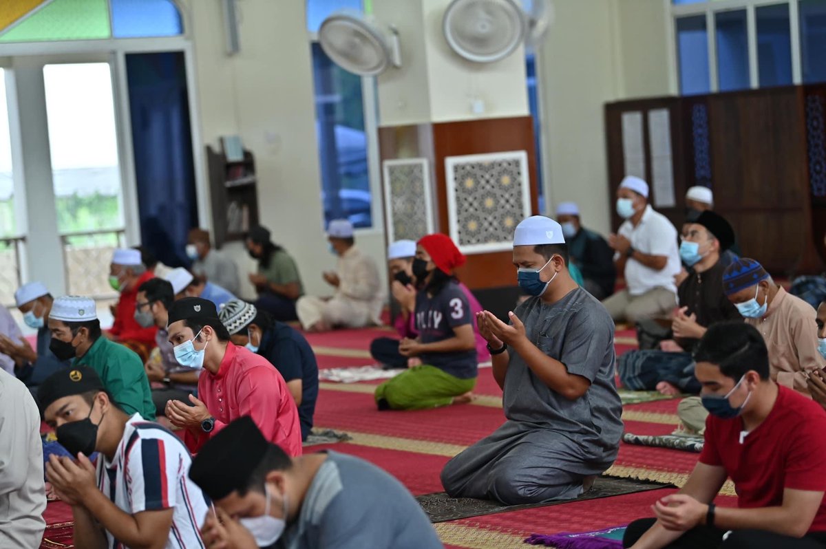 JaafarOthman09's tweet photo. Norma baharu yang dah menjadi amalan di masjid dan mana-mana tempat awam. Semoga Covid19 hilang selamanya satu hari nanti.
#MelakaMemilih  
#MelakaPilihPN https://t.co/SDrGwvWPdR