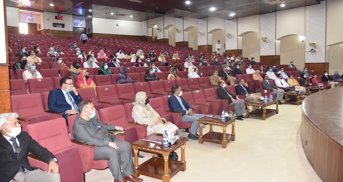 fuislamabad's tweet photo. Rector FUI, Maj Gen Nasir Dilawar Shah HI (M) (Retd) interacted with the faculty of Foundation University Islamabad Campus (FUMC, FUCD&H, FUIRS and FUCN) on 10th and 11th of November.
#FUI #FUIC #FUMC #FUCD #FUIRS #FUCN #faculty #education #university #improvement #greateffort https://t.co/uOnL03up10
