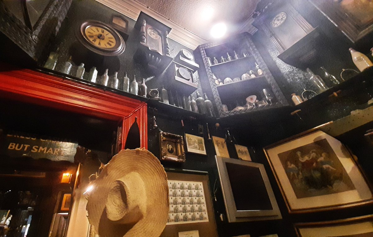 cbose1991's tweet image. Yesterday, I enjoyed the after-group-meet pub time so much with all @VOILAb_UoE colleagues ❤️! The Canny Man&apos;s is one of the best pubs I have ever been to. Let&apos;s make it a regular thing! @shu_otomo @callumbruce91 @YabinLiu1992 @RubyMResearch @ignaziomariav