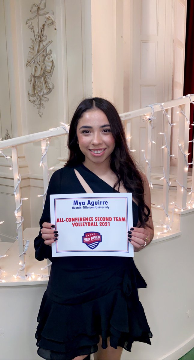 monicapa1978's tweet photo. Congratulations baby girl @mya_pearl5 Good luck tomorrow!! #5 #setter #htvolleyball @HustonTillotson https://t.co/tm8hnLB0VP
