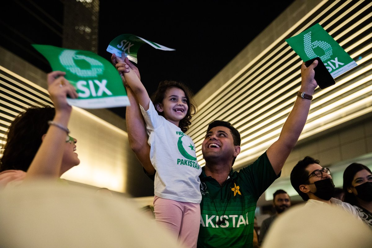 cricinfo's tweet photo. Cricket - it makes you stop and watch 😍

📍 Karachi, Pakistan https://t.co/y7N1bjtstZ