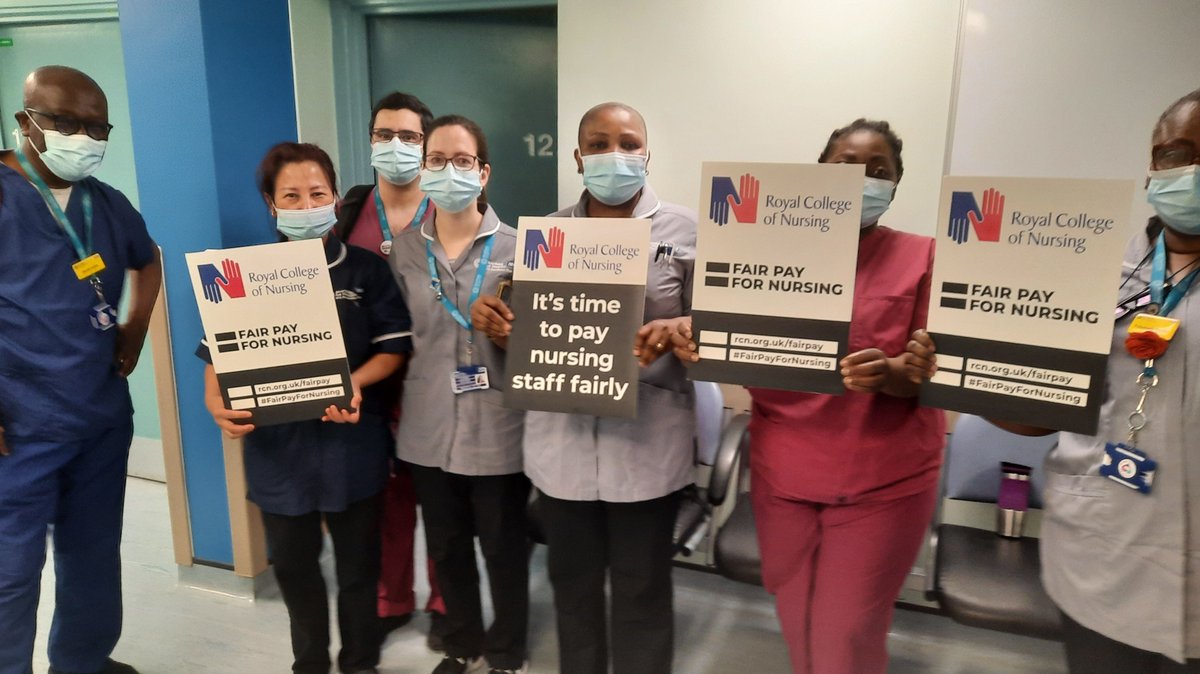 RCNLondon's tweet photo. We'll be on the road ready to greet members at our #FairPayForNusing stall at Moorfields Hospital from 9am - 2pm TODAY! We'll be at the canteen so pop down and say hi, grab your fair pay goodies, and pick up resources to help us spread the word! https://t.co/5N3KVPOhaF