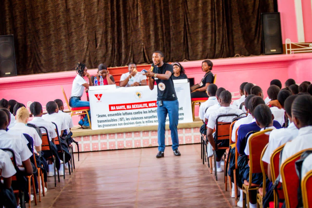 MimboroD's tweet photo. Katanga en marathon de sensibilisation au Lycée TUENDELEE avec 3006 élèves et 812 finalistes en conférence avec comme thème : #MaSanté_MaSexualité_MonAvenir. #Kitumaini. @UNFPARDC @IPPFAR @abefnd_rdc @lokushe @MajRDCongo https://t.co/ktFrPgZMHG https://t.co/OHLVKZpKXy