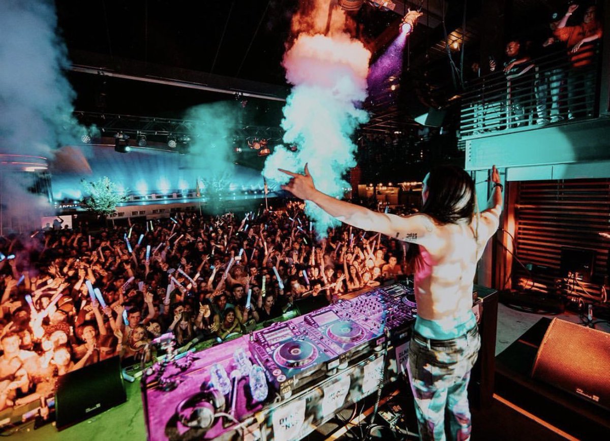steveaoki's tweet image. Get exclusive Aoki #NFTs, news, music, and more when u join my Discord!! U could be missing out on real world perks like free entry to my shows so go ahead and join today!! 

Discord.gg/steveaoki
