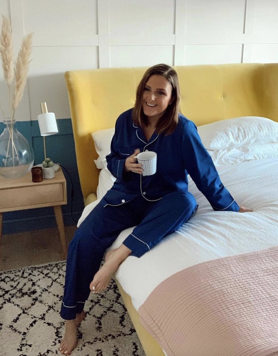 BonsoirLondon's tweet image. In need of things to do this weekend? Look no further ☕️🛏

Pictured: The ‘Navy Sateen’ Classic Cotton Pyjamas

#bonsoiroflondon #cottonpyjamas #relaxation #breakfastinbed