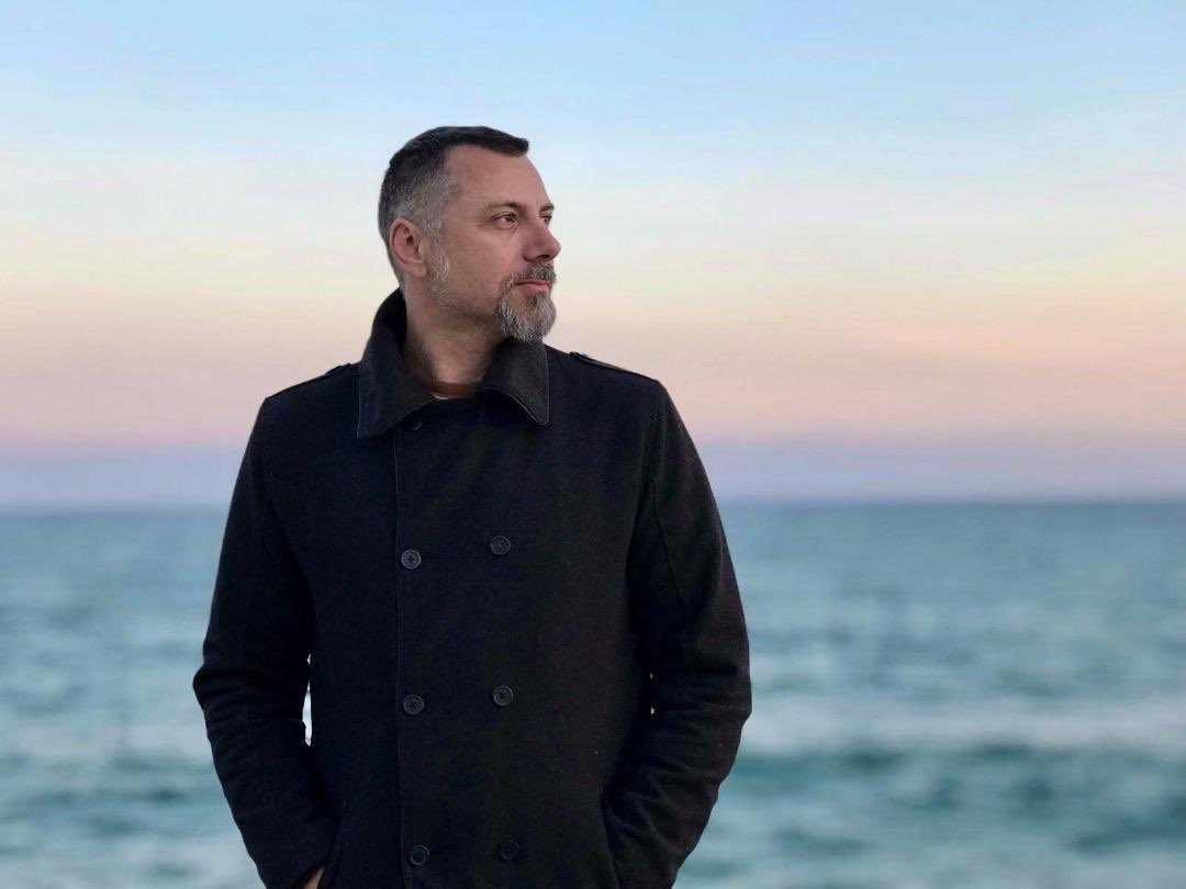 Toni Puljic
“A la guerra les mirades no tenen humanitat”

Entrevista: Anna Grimau – Fotografia: Albert Gironès

A la nostra web humansofsitges.com

#sitges #humansofsitges <a href="/annagrimau/">ANNA GRIMAU</a> #bcn #retrats #entrevistes <a href="/albert_girones/">Albert Gironés</a>