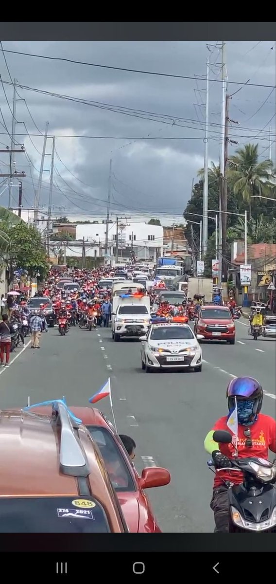 Architect_12EG's tweet photo. Bbm caravan @ batangas 
November  12,2021 
Mabuhay philippines  ✌✌
Mabuhay  batangas ✌✌
#BBMFORPRESIDENT2022
#BBMSARA2022 
#BBMSigawNgBayan https://t.co/UfYW3G1C6X