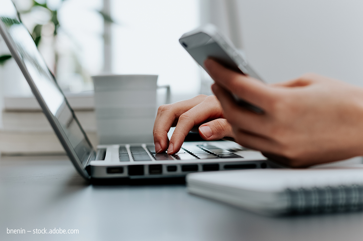 FOMHochschule's tweet photo. „Auch, wenn die #Digitalisierung vieles einfacher macht: Ein ‚Zuviel‘ kann durchaus #Stress auslösen“ – Fünf Tipps für die #digitaleBalance von FOM Dozentin Sandra Brauer. https://t.co/mLZI6XDG3H #Resilienz #FOMHochschule https://t.co/YHfFiGd2Lx