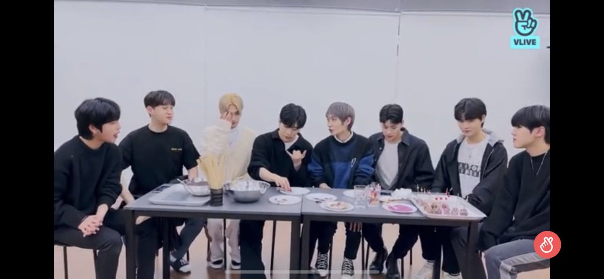 JessBeck827's tweet photo. 라이브 너무 재밌었어요!! 쿠스들 너무 귀여웠어요 🥺

#엔쿠스 #빼빼로데이엔_쿠스팝 @ncusofficial https://t.co/8CjCBWGNME