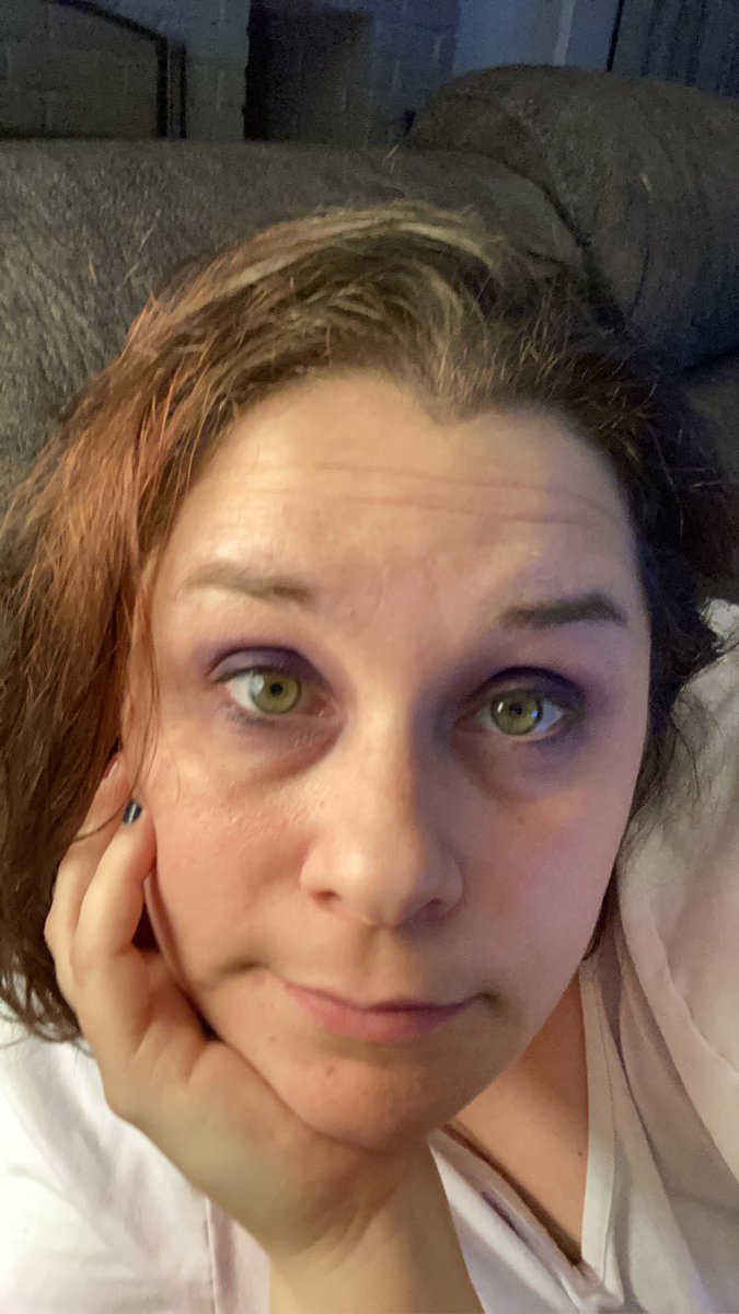 goodgirlgiggles's tweet photo. Dang her eyes are green. #GreenEyes #cantsleep #ithinkimcute https://t.co/fAZ7bJwyCs