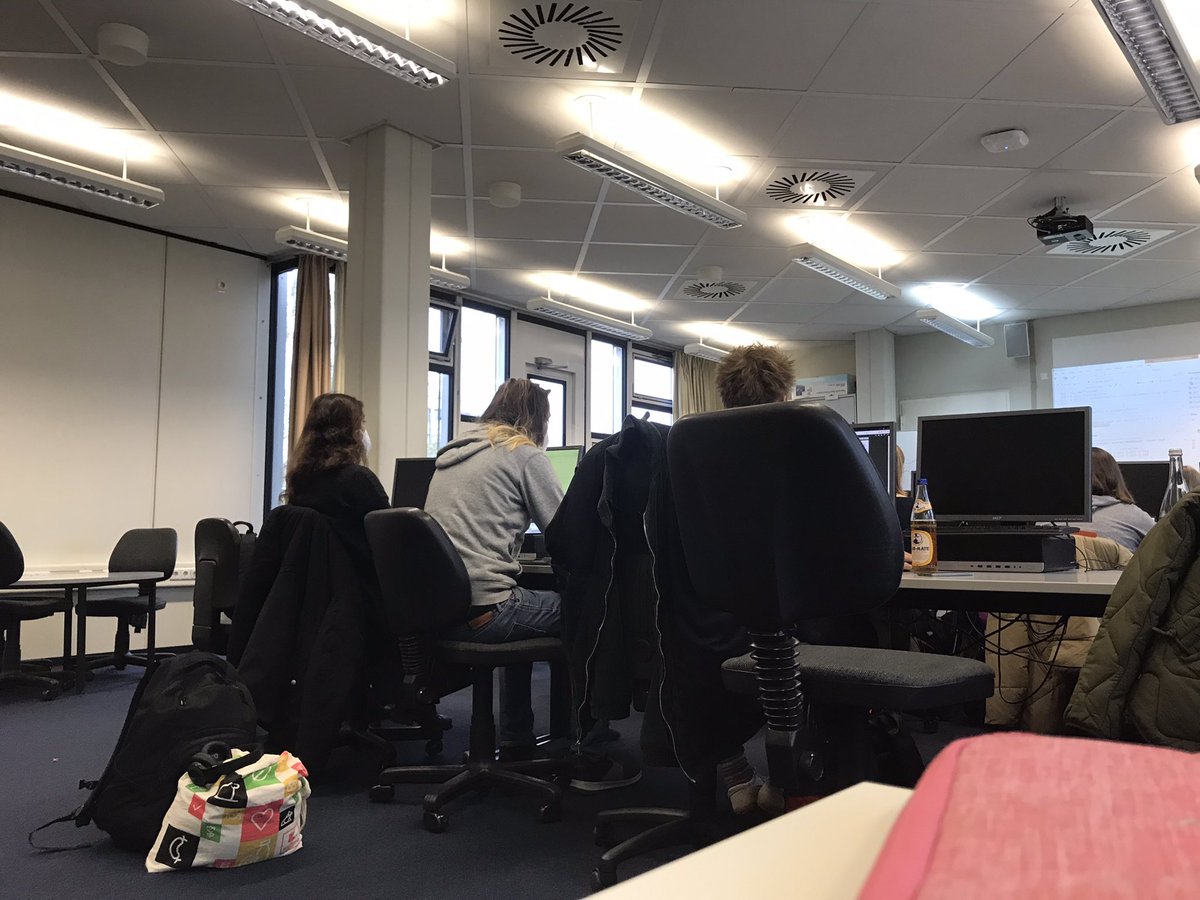 Bin heute, am Tag der meisten #Neuinfektionen jemals, an der <a href="/FU_Berlin/">Freie Universität</a> zu einem Präsenzseminar mit #3G an dem wir alles am Computer machen. Mindestabstand keine Chance. Das muss diese Wissenschaftsgläubigkeit sein….