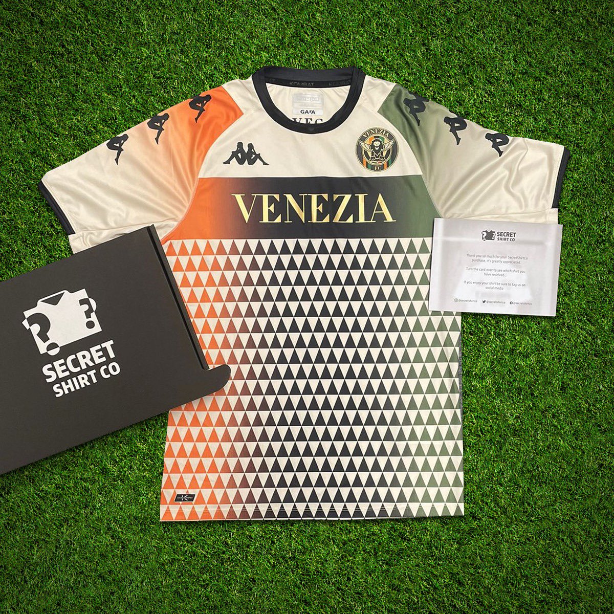 secretshirtco's tweet photo. If England beat Albania tonight we’ll giveaway a https://t.co/0dDyzv85B2 box 📦

To enter 👇

🔄 Retweet this tweet
🤝 Follow us

Good luck! https://t.co/IlL7fnk13A