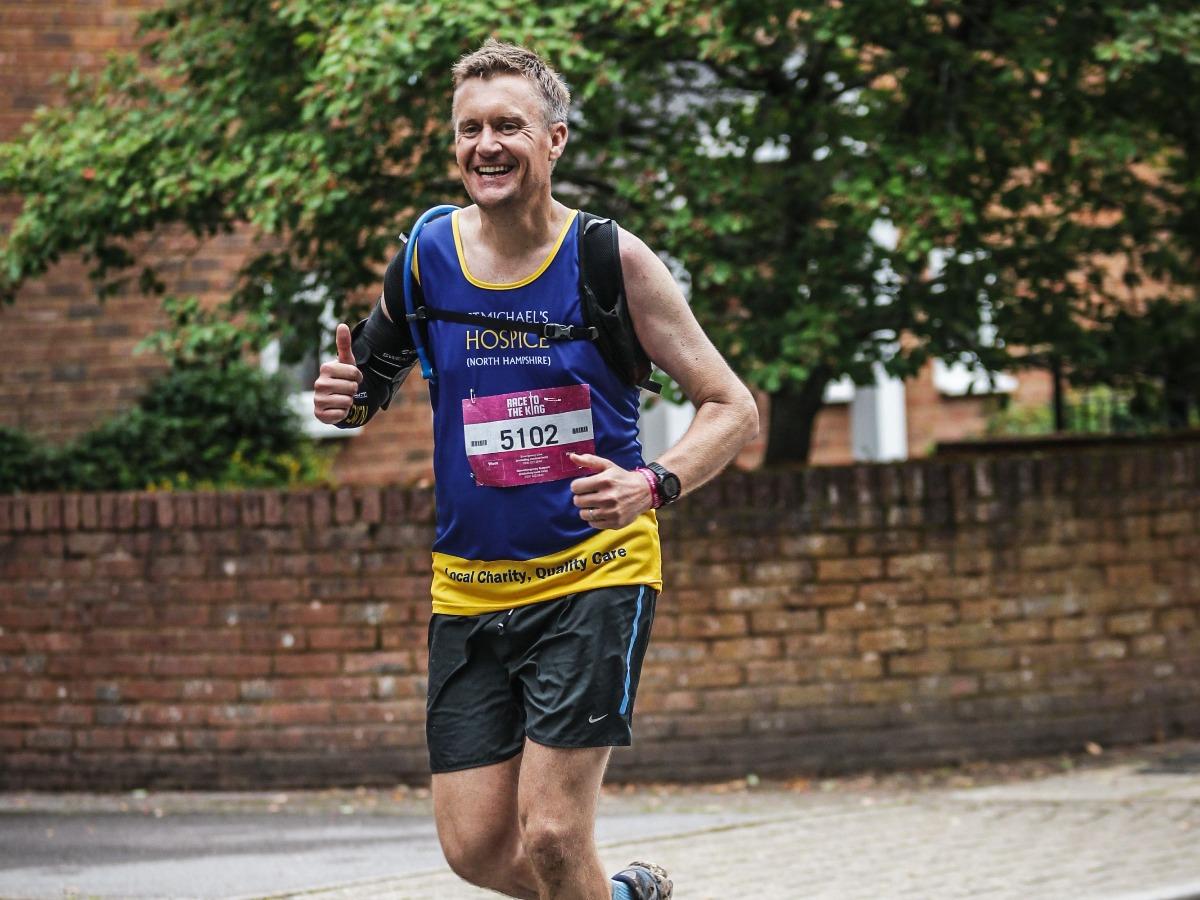 Finli_TV's tweet photo. Tomorrow, our very own @Dolbers71 is running from Aldershot to Portsmouth. That's 47-miles!
Amazing effort from a top guy who doesn't stop when it comes to supporting good causes.
If you'd like to support Mark on this 47-MILE run... https://t.co/6m8RpAtdlD