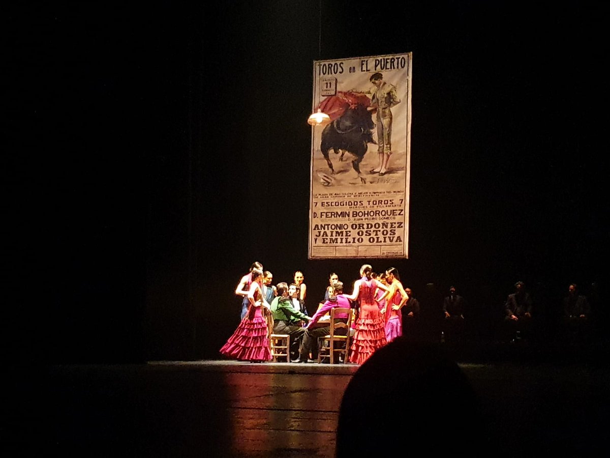ConEspSanPeter's tweet photo. Felicitamos al @balletnacional de España, que dejó maravillado al entendido público que acudió a la apertura del festival #DanceOpen de San Petersburgo y a la clase maestra de Rubén Olmo. Vuelvan pronto, pedían emocionados https://t.co/ba7ibcIJsN