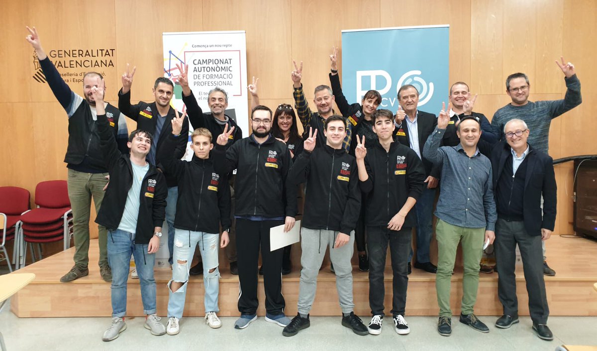 CEFIRE_FP_ERE's tweet photo. 🏆Lliurament dels premis als guanyadores de les #CVSKILLS TIC: Adm. Sistemes Informàtics al @CIP_FP_Batoi 
🥇Pablo Conejero @DI_iestacio
🥈Miquel Honrubia @InstitutAbastos 
 🥉Joaquín Domínguez @InstitutoAbastos
👏👏 Gràcies i enhorabona als participants 
@GVAeducacio @mgomicia https://t.co/iIuKflApZQ