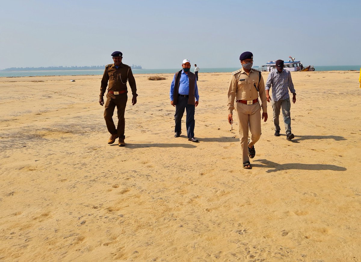 dfomangrovefdwl's tweet photo. Management Effectiveness Evaluation #MEE team visit to #Gahirmatha #Marine #WildlifeSanctuary 

A. Interaction with Park managers &amp; conservation partners
B. Verification of camp infra, equipment &amp; antipoaching facilities 
C. Site inspection of arribada Beach of #OliveRidley https://t.co/EVD1bHgE1u