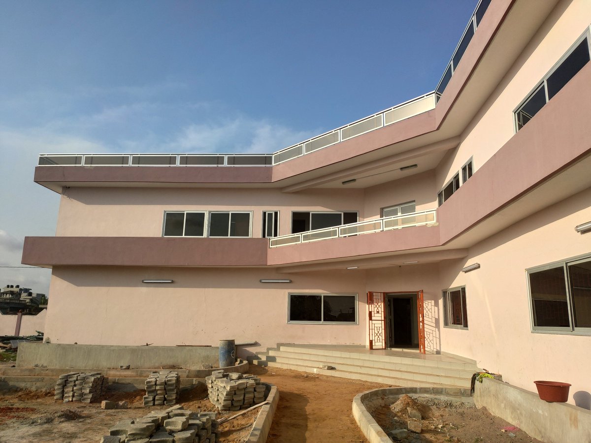 UEauBenin's tweet photo. Visite de chantier de @UEauBenin, du Ministère de l’Economie et de la Régie #RECASEB. Le futur Centre national de documentation sur l’énergie au Bénin abritera des banques de données, des activités de recherche-action et des formations sur l’énergie.
#EUGreenDeal
#energieverte https://t.co/T9gs85sMxz