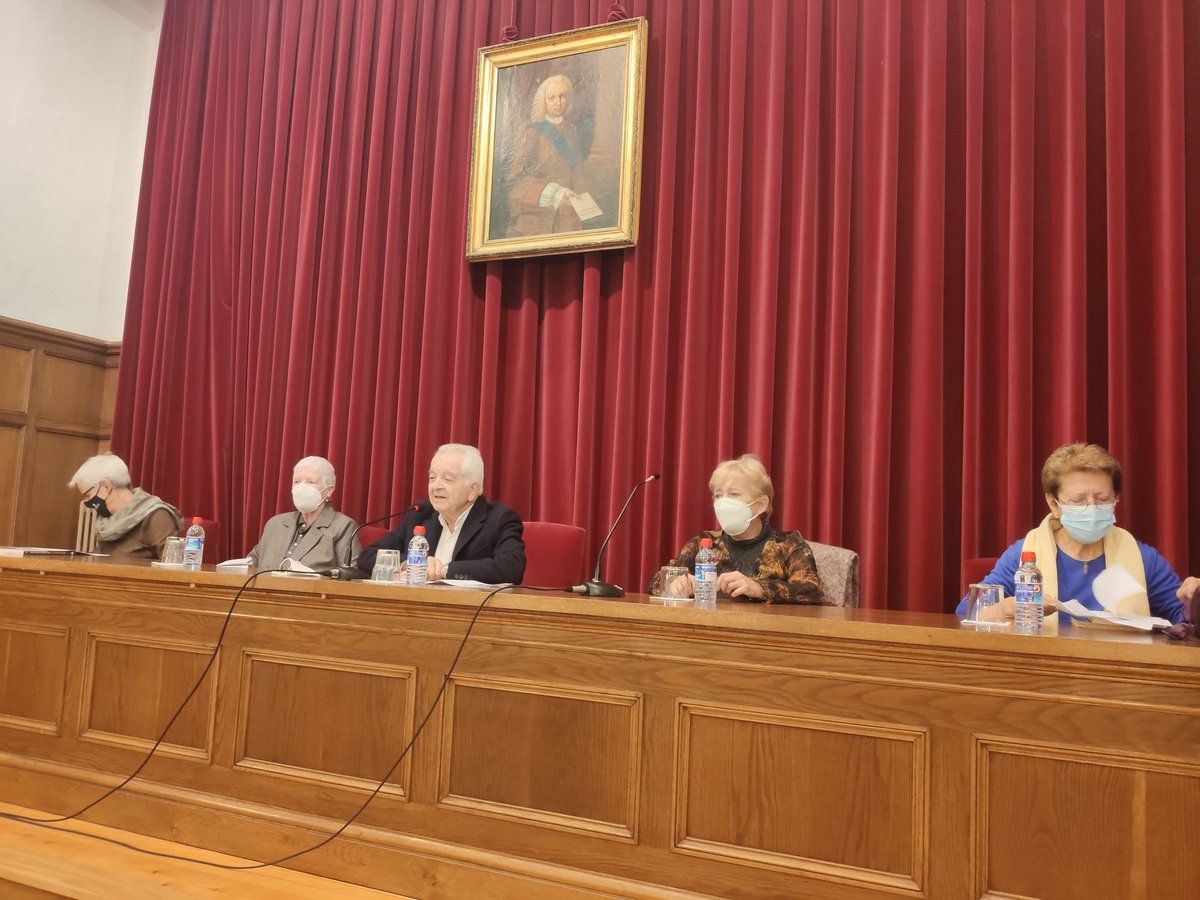 Molt orgullosos d'acompanyar a la María Teresa Agostini, Tetea, ahir a @BonesLletres Presentació llibre guanyador I Premi Bones Lletres d’assaig humanístic, 'Hilda Agostini. Les armes de la raó d’una mestra republicana, protestant i maçona', de Cèlia Cañellas i Rosa Toran @Ed_62