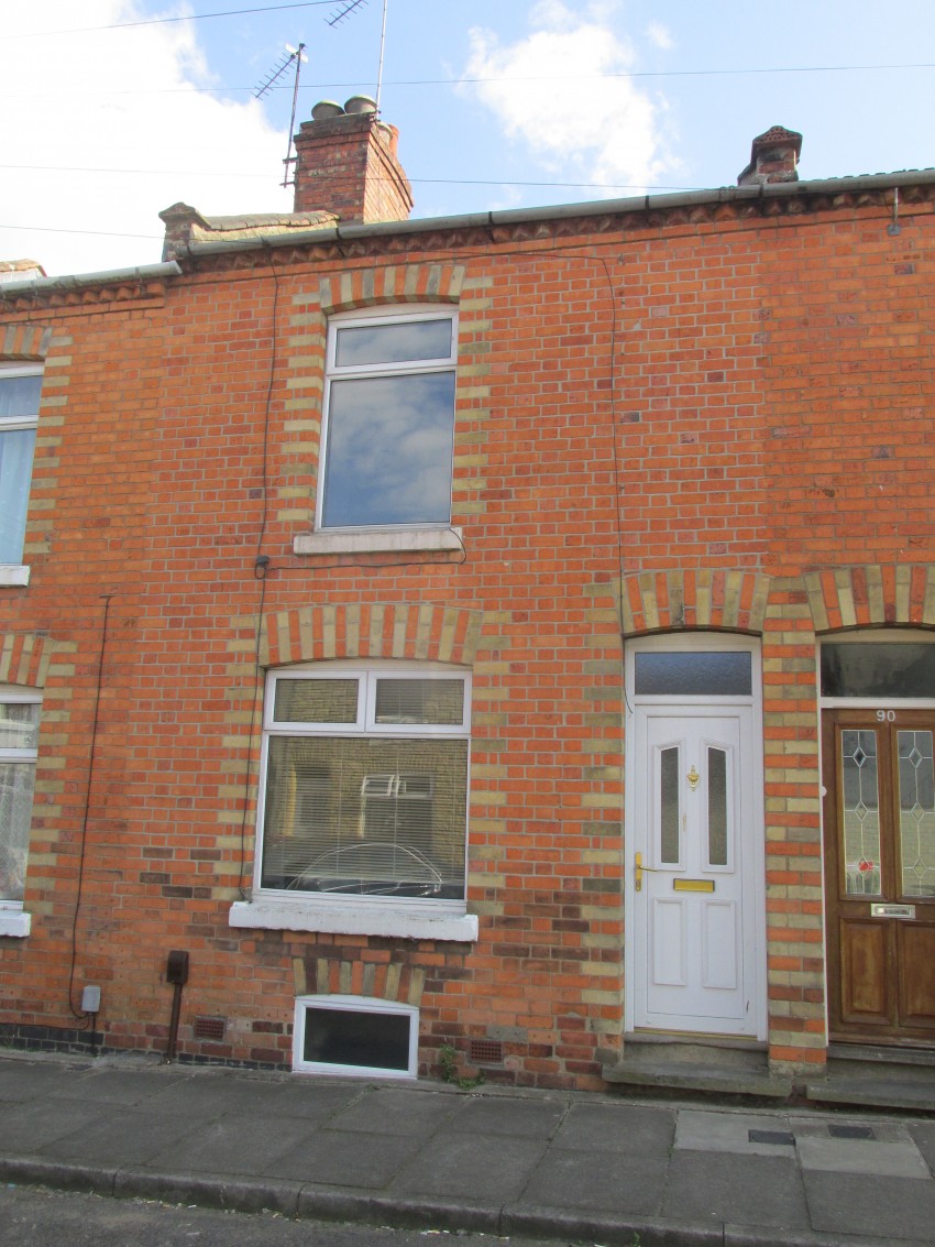 SlinnRes's tweet photo. Spacious two bedroom house in this popular area of the Town Centre.

🏠 Dunster Street, Northampton
🏠 For Sale £175,000

👉View property details - click here: https://t.co/n1xVa1mbzl https://t.co/shnxU3rTcE