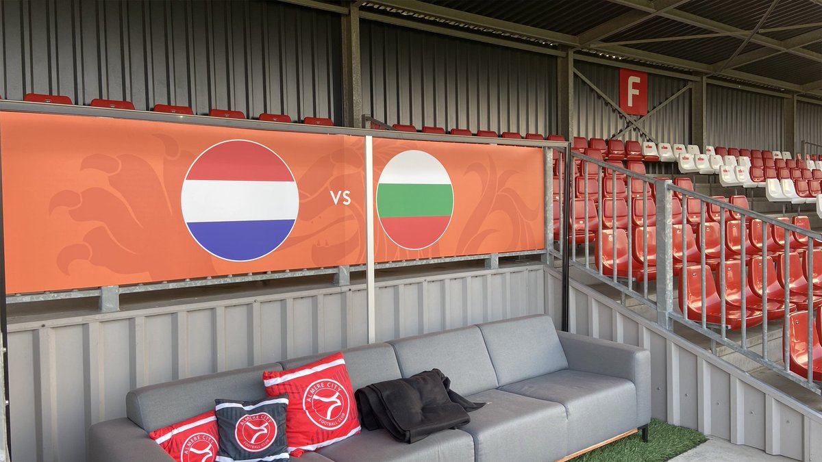 AlmereCityFC's tweet photo. 🧡 Het Yanmar Stadion kleurt Oranje!

#nedbul #AlmereCity https://t.co/MDa8MjXMkk