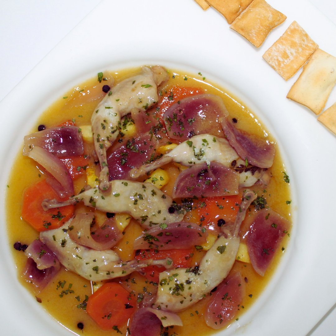 UNINICIO's tweet photo. Codornices escabechadas con cebolla morada y zanahoria🥕🧅 y otra gran variedad de platos que realizamos en Uninicio, se encuentran disponibles para recogida de manera presencial 😉
#uninicio #cocinadeproduccion #gastronomia #chef #restaurante #formacion https://t.co/CEUhVYJ1Fh