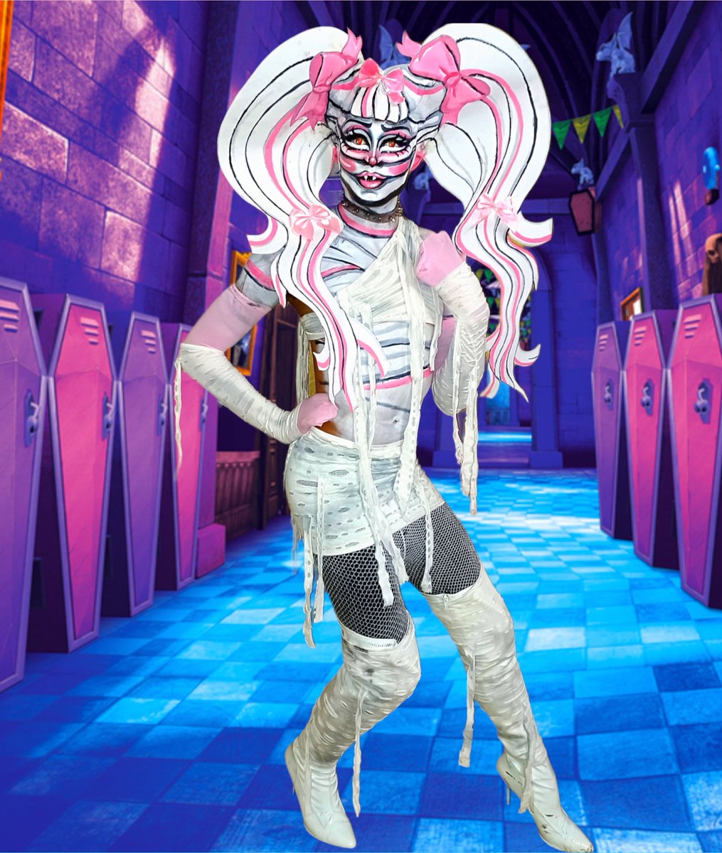 TheLuckyStarzzz's tweet photo. From Ghoul School to Monster High ๐๐๐ค @MonsterHigh
#monsterhigh
#dragqueen #dragmakeup #art #makeup #mua #cosplay #monsterhighdoll #monsterhighmakeup #mua https://t.co/4g08hEXSYp