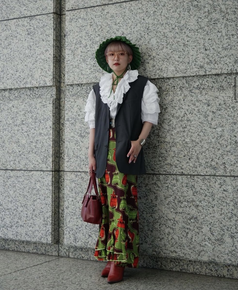 tokyomodesnap's tweet photo. Name: Haruka
/
Jacket: #zara
Inner: #used
Skirt: #vintage
Boots: # used
Bag: # used
Cap: #lornamurray
/
https://t.co/ETz6Omxnw9 https://t.co/9mst6pt2k7