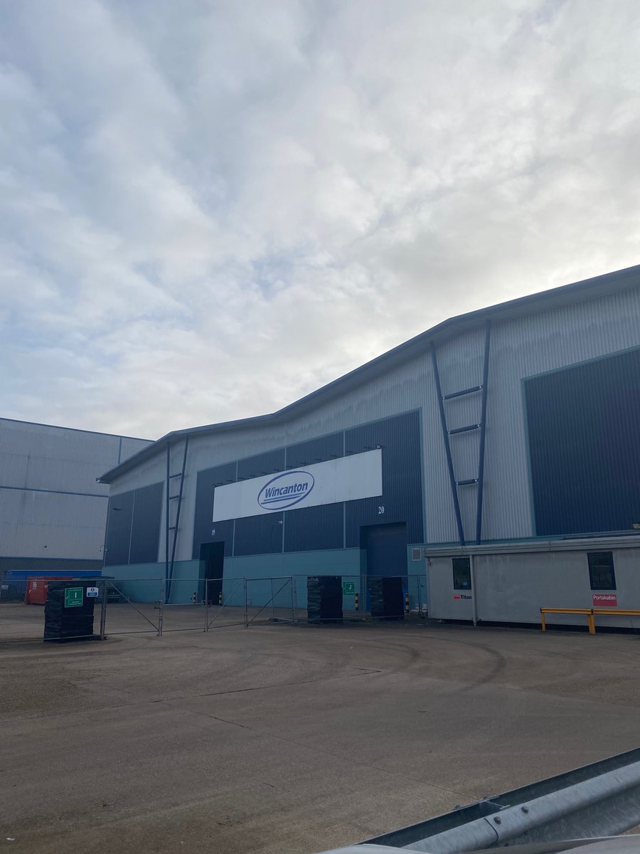 NaVCIS_UK's tweet photo. Yesterday #NaVCISFreight was with our new members @wincantonplc discussing supply chain security & ways of working together - to find out more about our memberships- contact freight@navcis.pnn.police.uk #HGV #Cargo #crime #workingtogether https://t.co/2oNCJpUFQX