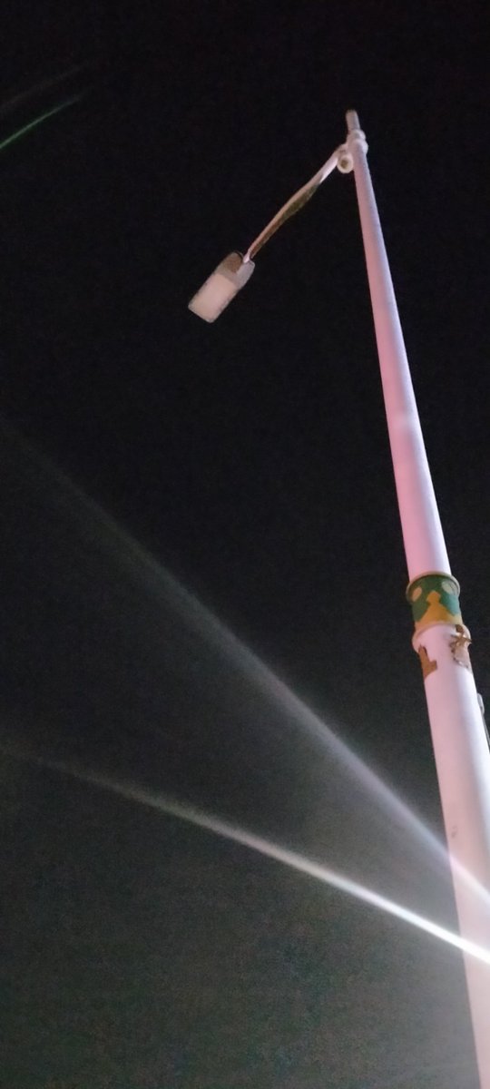 aska_fariiz's tweet photo. Ku kira hubungan kita yang padam,ternyata lampu penerangan jalan di depan kontrakan juga mati,bayangin setiap malam gelap tanpa cintamu dan gelap tanpa lampu penerangan  @poskoPJUjaksel #lentengagung #kiki https://t.co/po0jhRm6Wp