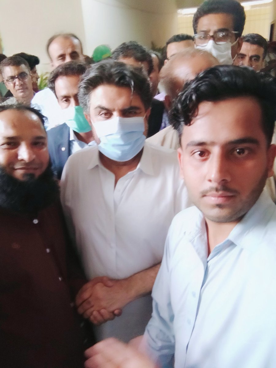 Muhamma59923067's tweet photo. Happy birthday to you 🎂 @SyedNasirHShah Minster local Govt, may Allah give you long and healthy life 
@SyedNasirHShah https://t.co/jz52zcj97x