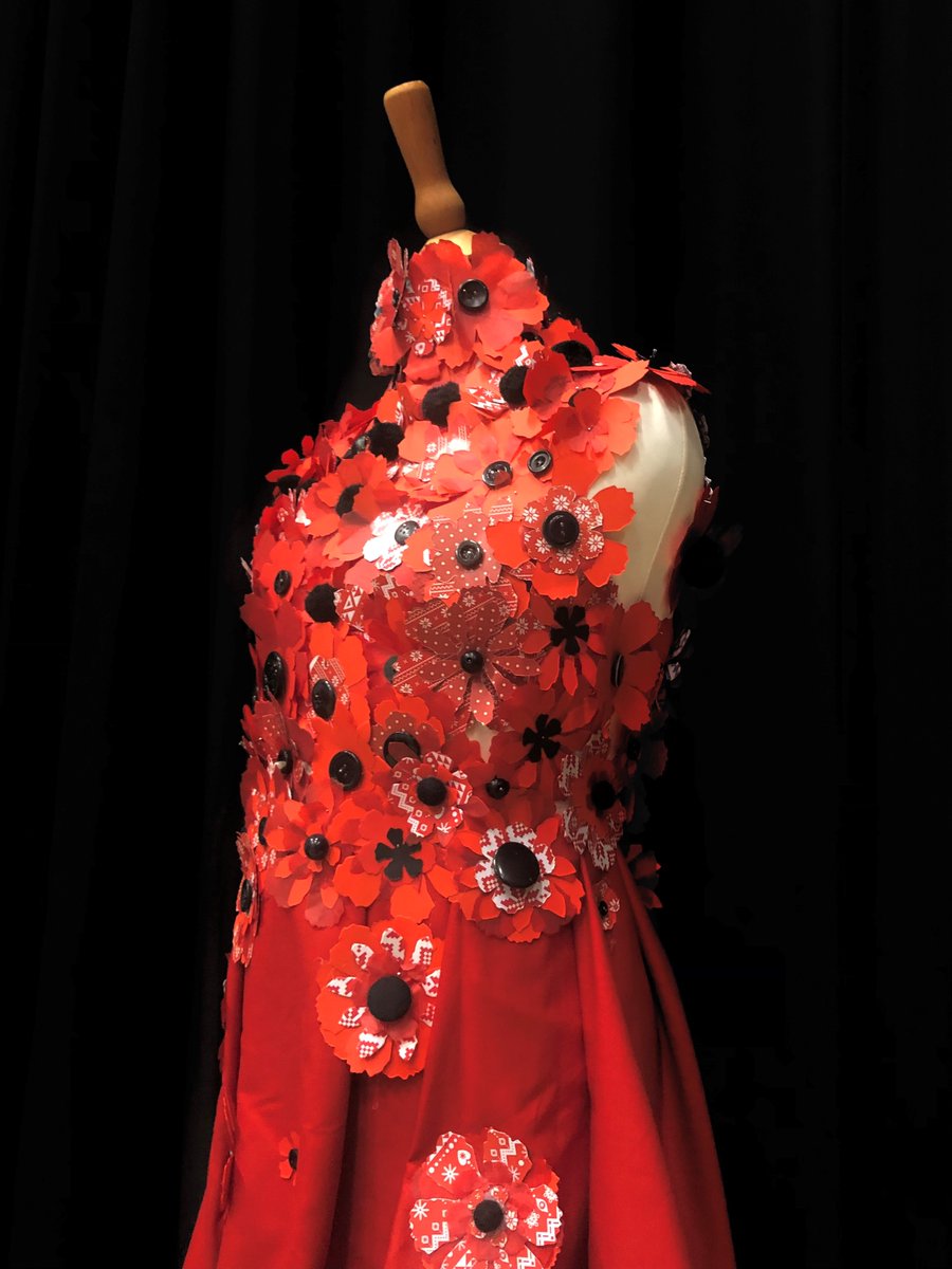 wychwoodschool's tweet photo. Look at our fabulous Remembrance Day poppy-themed dress created by our talented Remove girls as well as a group of LTs textile students.
#year7 #year9 #RemembranceDay #poppy #textilestudies https://t.co/04mJVEQcSD
