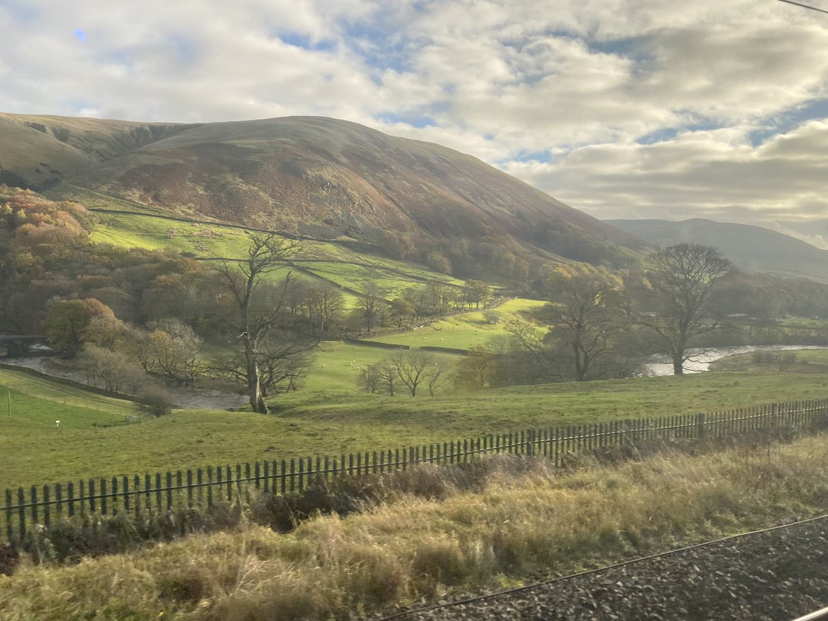 Why anyone would consider flying to Glasgow over travelling by train is beyond me