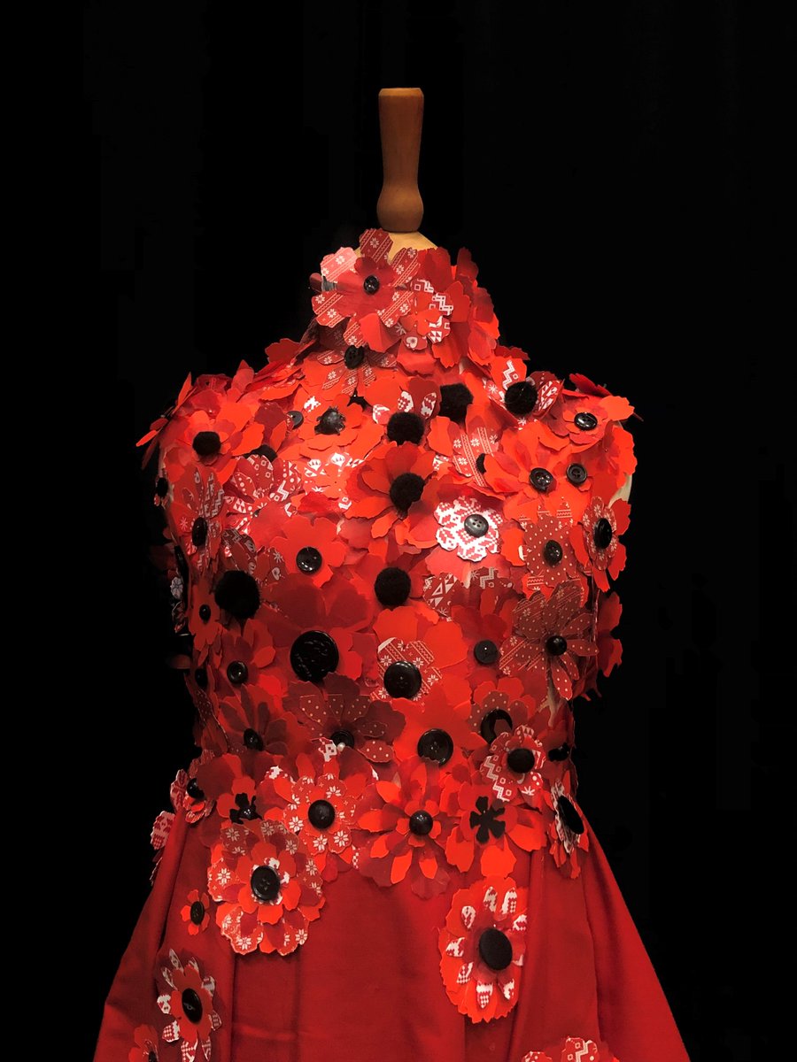 wychwoodschool's tweet photo. Look at our fabulous Remembrance Day poppy-themed dress created by our talented Remove girls as well as a group of LTs textile students.
#year7 #year9 #RemembranceDay #poppy #textilestudies https://t.co/04mJVEQcSD